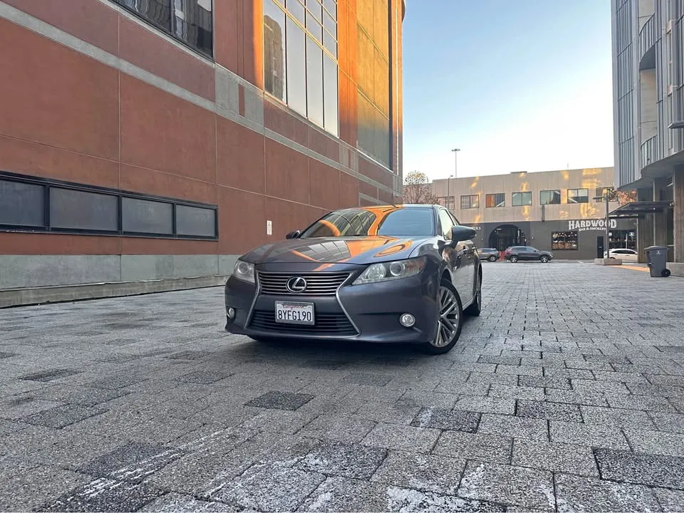 Lexus ES